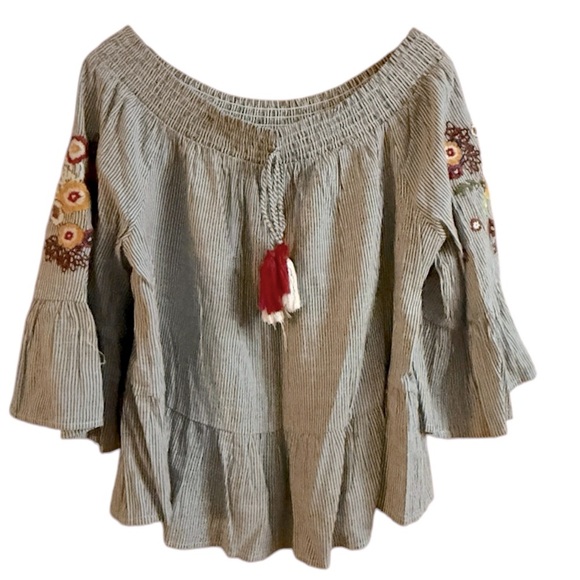 Crescent Green Smocked Ruffled Blouse Size Large - Picture 1 of 4